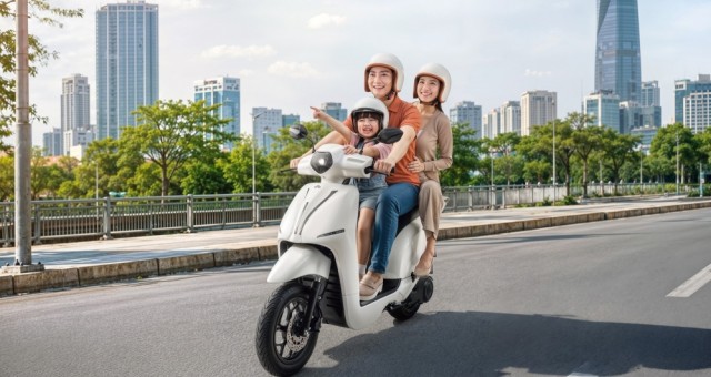 Dat Bike Era ra mắt khách Việt với giá từ 29,9 triệu đồng: Tầm vận hành 200 km/sạc, cốp lớn hơn Honda LEAD